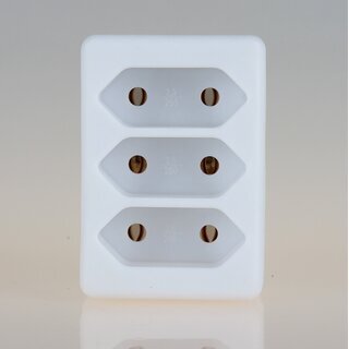 3-fach Steckdosenadapter wei &ndash; 3x Eurosteckdose, 2,5A/250V